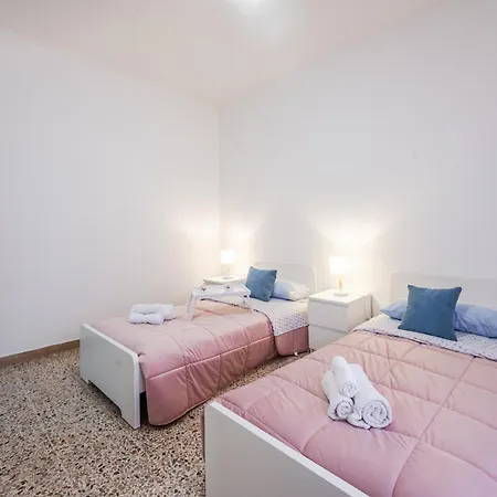 Smart Near Policlinico & Center Penzion