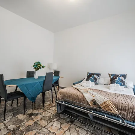 Smart Near Policlinico & Center Penzion Modena