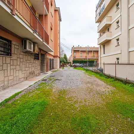Pensión Smart Near Policlinico & Center
